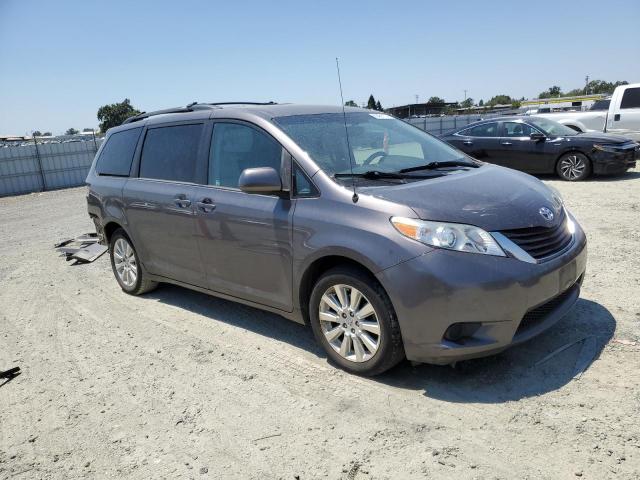 Photo 3 VIN: 5TDJK3DC0DS050565 - TOYOTA SIENNA LE 