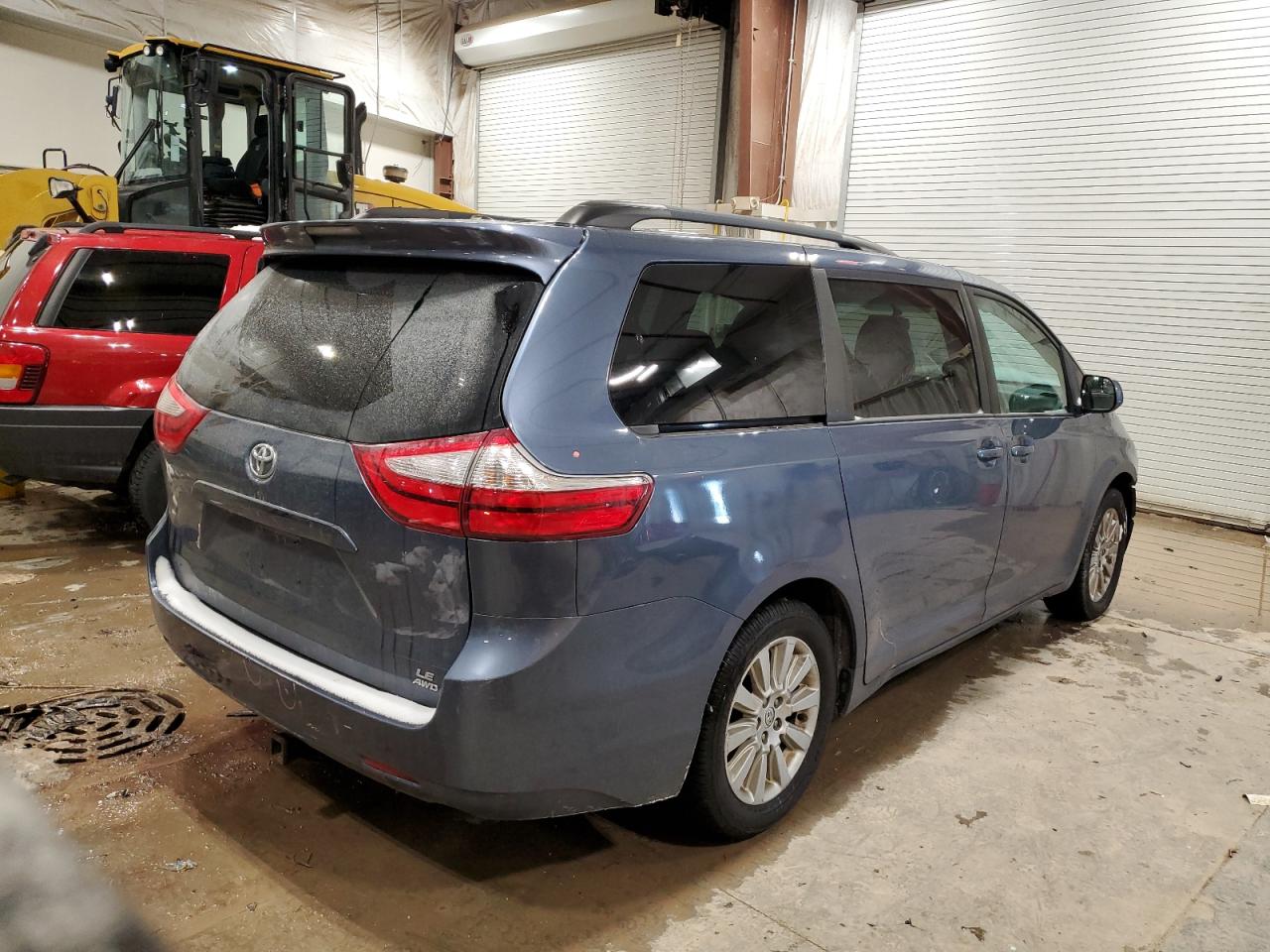 Photo 2 VIN: 5TDJK3DC0FS100934 - TOYOTA SIENNA 