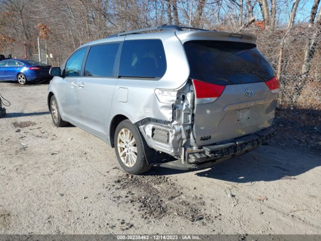 Photo 2 VIN: 5TDJK3DC1BS013828 - TOYOTA SIENNA 