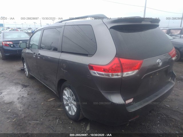 Photo 2 VIN: 5TDJK3DC1BS021041 - TOYOTA SIENNA 