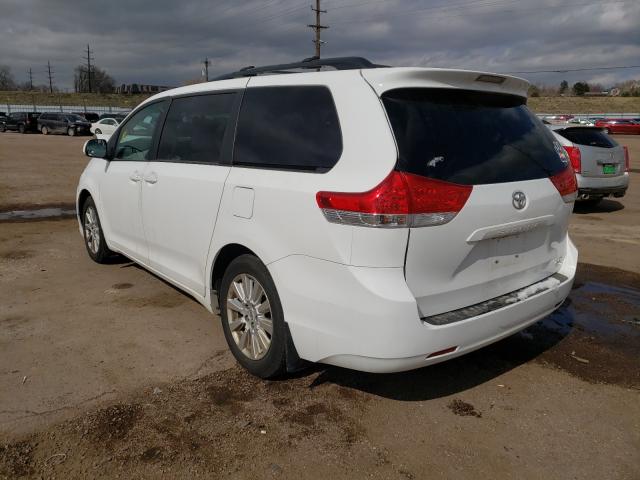 Photo 2 VIN: 5TDJK3DC1BS027695 - TOYOTA SIENNA LE 