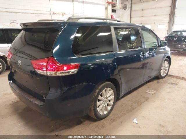 Photo 3 VIN: 5TDJK3DC1CS036513 - TOYOTA SIENNA 