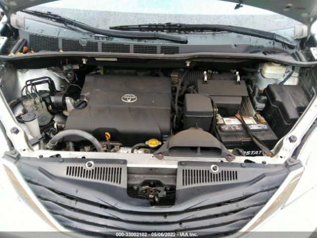 Photo 9 VIN: 5TDJK3DC1CS038813 - TOYOTA SIENNA 