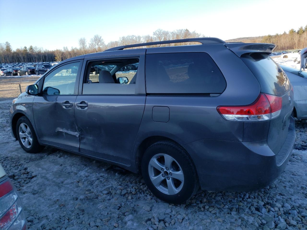 Photo 1 VIN: 5TDJK3DC1DS051742 - TOYOTA SIENNA 