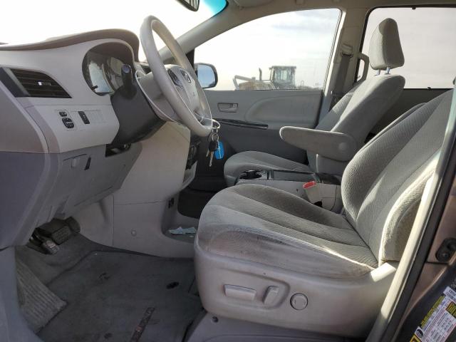 Photo 6 VIN: 5TDJK3DC1DS069268 - TOYOTA SIENNA LE 