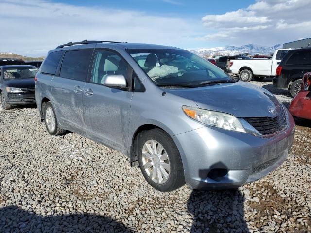 Photo 3 VIN: 5TDJK3DC2BS021999 - TOYOTA SIENNA LE 