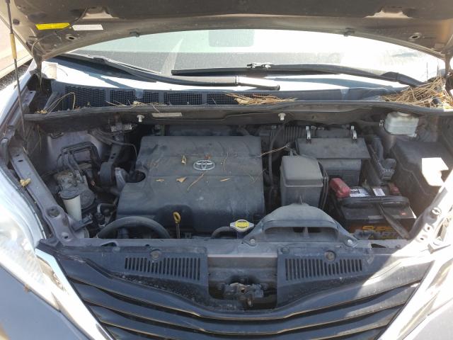 Photo 6 VIN: 5TDJK3DC2CS044619 - TOYOTA SIENNA LE 