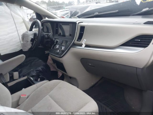 Photo 4 VIN: 5TDJK3DC2FS095090 - TOYOTA SIENNA 