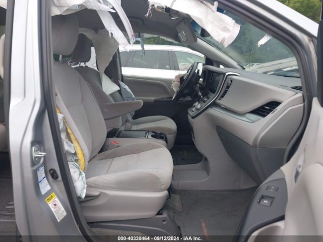 Photo 4 VIN: 5TDJK3DC2FS102846 - TOYOTA SIENNA 