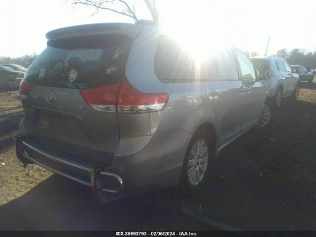 Photo 3 VIN: 5TDJK3DC3BS011417 - TOYOTA SIENNA 