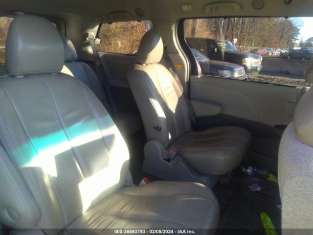 Photo 7 VIN: 5TDJK3DC3BS011417 - TOYOTA SIENNA 