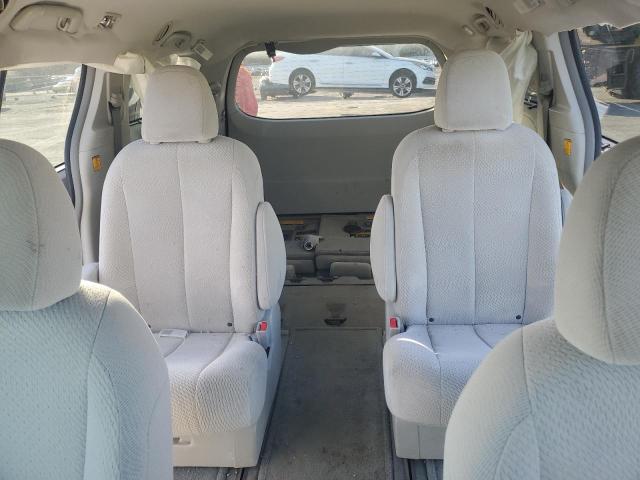 Photo 9 VIN: 5TDJK3DC3CS038912 - TOYOTA SIENNA LE 