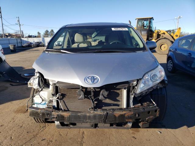 Photo 4 VIN: 5TDJK3DC3FS124872 - TOYOTA SIENNA 