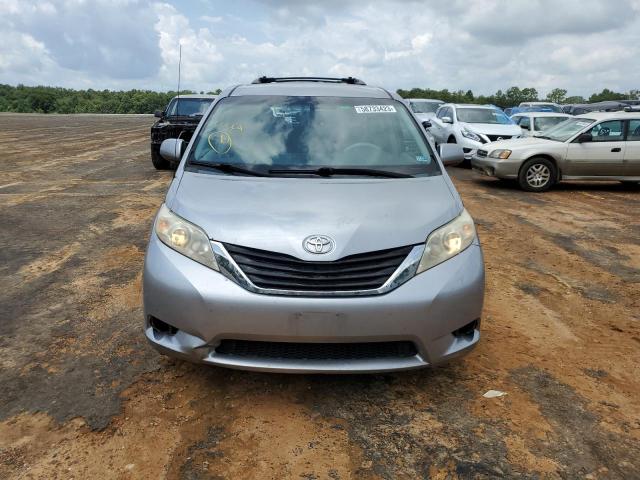 Photo 4 VIN: 5TDJK3DC4CS043276 - TOYOTA SIENNA LE 