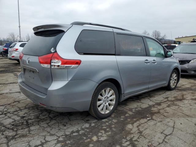 Photo 2 VIN: 5TDJK3DC4DS065392 - TOYOTA SIENNA LE 