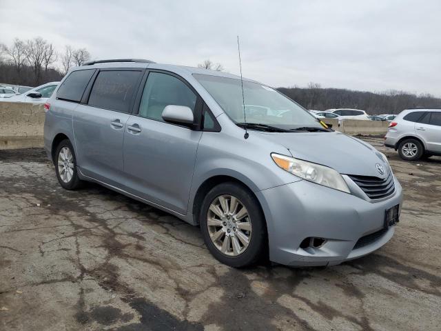 Photo 3 VIN: 5TDJK3DC4DS065392 - TOYOTA SIENNA LE 