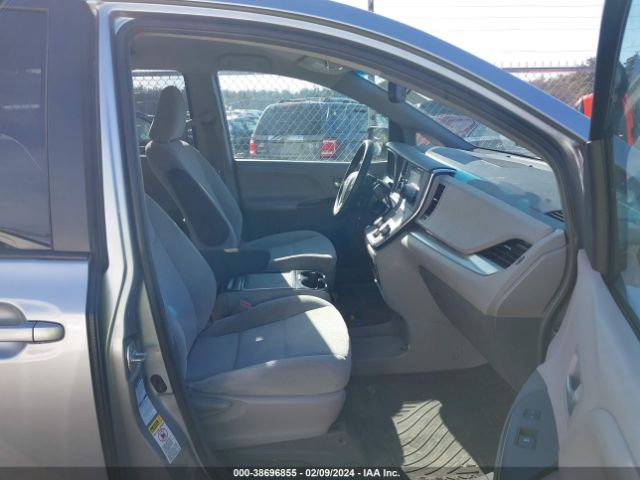 Photo 4 VIN: 5TDJK3DC4GS133694 - TOYOTA SIENNA 