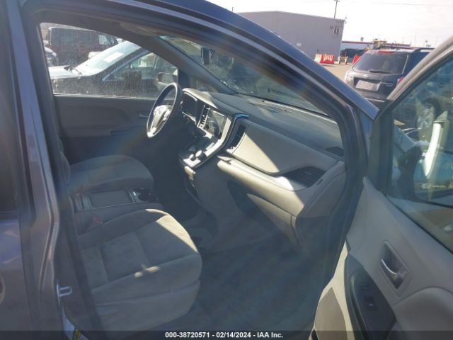 Photo 4 VIN: 5TDJK3DC4GS141018 - TOYOTA SIENNA 