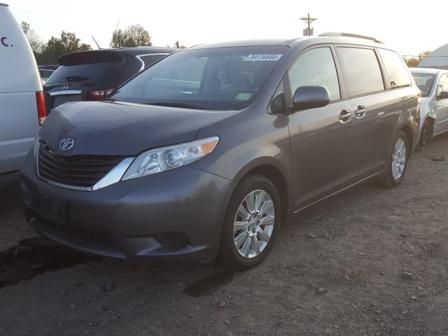 Photo 1 VIN: 5TDJK3DC5BS015114 - TOYOTA SIENNA LE 