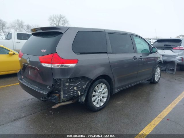 Photo 3 VIN: 5TDJK3DC5CS046638 - TOYOTA SIENNA 