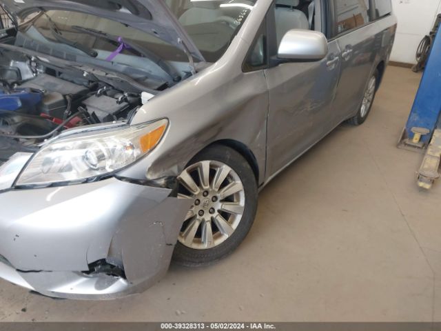 Photo 5 VIN: 5TDJK3DC5CS048728 - TOYOTA SIENNA 