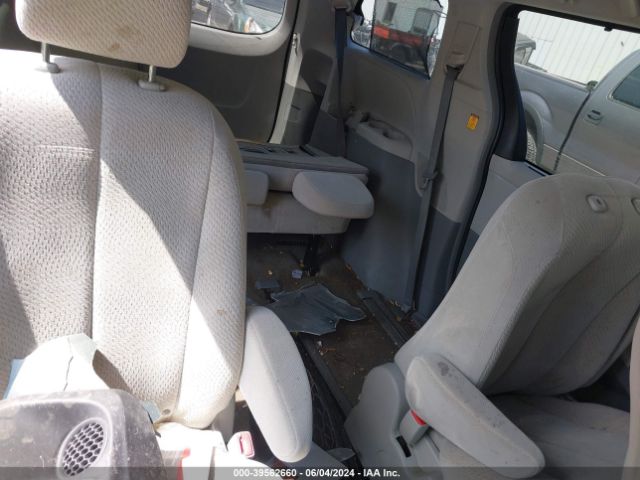 Photo 7 VIN: 5TDJK3DC5CS048745 - TOYOTA SIENNA 