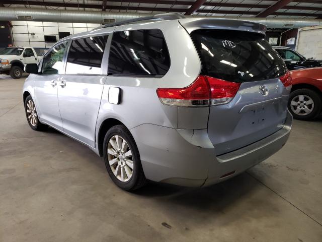 Photo 2 VIN: 5TDJK3DC5DS050982 - TOYOTA SIENNA LE 