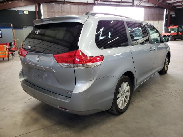 Photo 3 VIN: 5TDJK3DC5DS050982 - TOYOTA SIENNA LE 