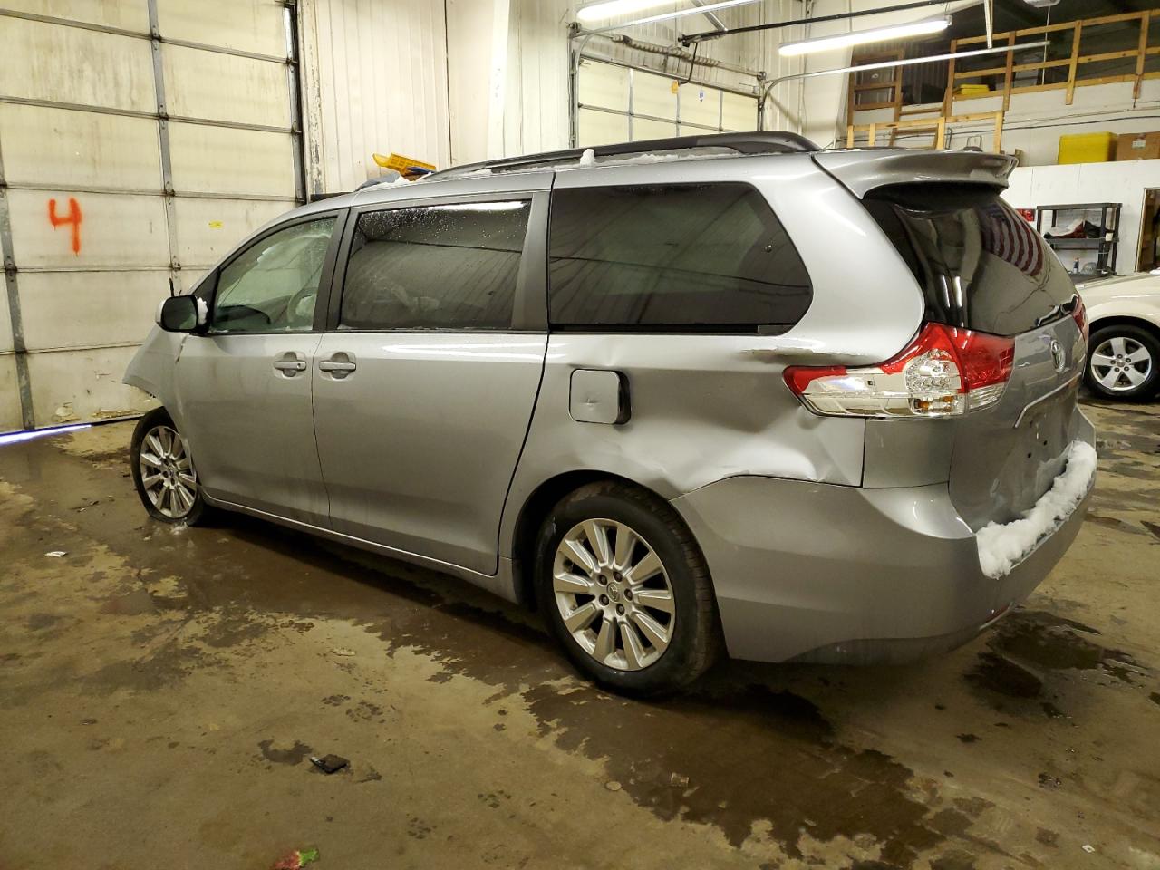 Photo 1 VIN: 5TDJK3DC5ES085538 - TOYOTA SIENNA 