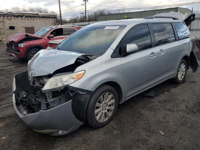 Photo 0 VIN: 5TDJK3DC5ES088004 - TOYOTA SIENNA LE 