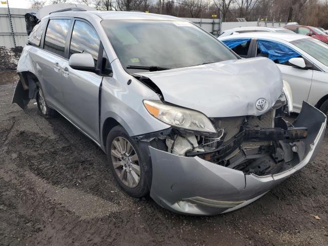 Photo 3 VIN: 5TDJK3DC5ES088004 - TOYOTA SIENNA LE 