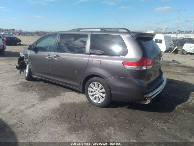 Photo 2 VIN: 5TDJK3DC6BS005577 - TOYOTA SIENNA 