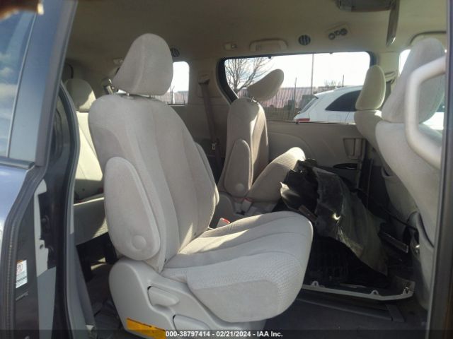 Photo 7 VIN: 5TDJK3DC6BS005577 - TOYOTA SIENNA 