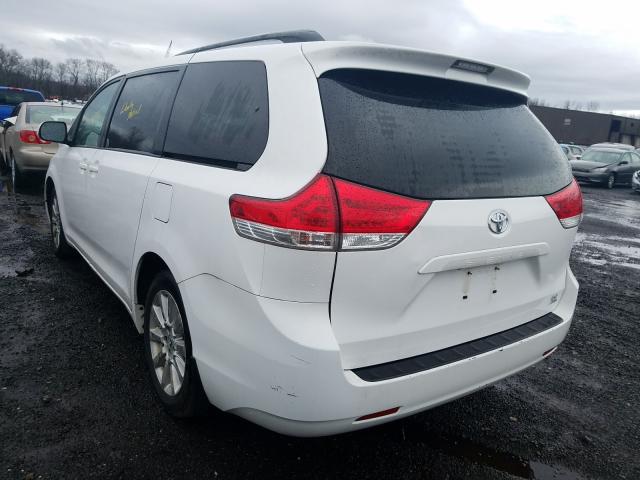 Photo 2 VIN: 5TDJK3DC6BS017714 - TOYOTA SIENNA LE 