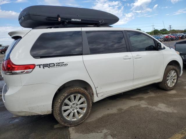 Photo 2 VIN: 5TDJK3DC6CS041576 - TOYOTA SIENNA LE 