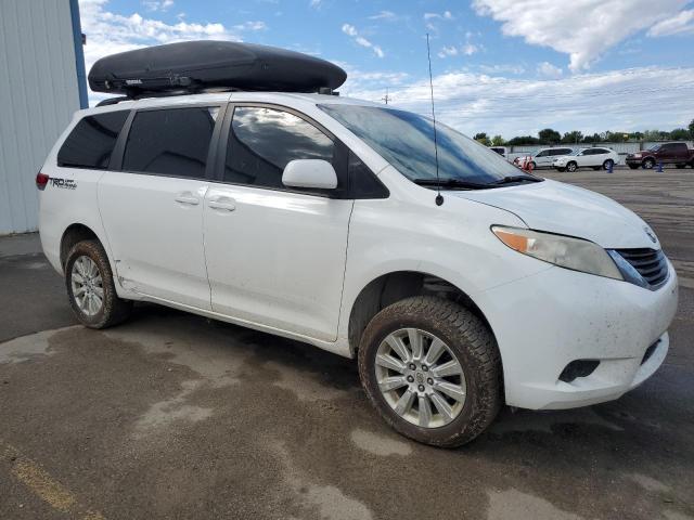 Photo 3 VIN: 5TDJK3DC6CS041576 - TOYOTA SIENNA LE 