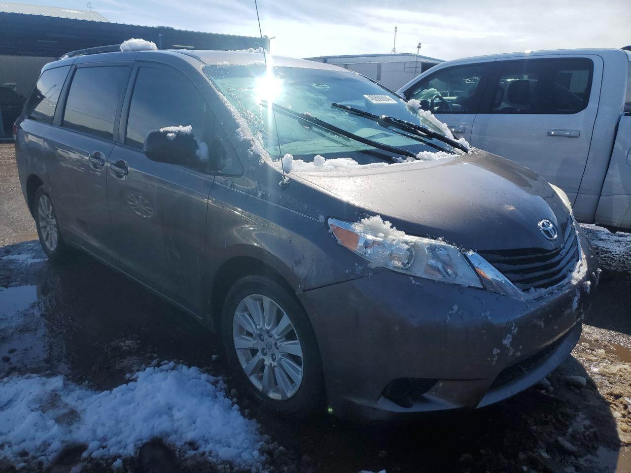 Photo 3 VIN: 5TDJK3DC6CS044672 - TOYOTA SIENNA 