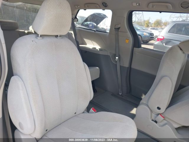 Photo 7 VIN: 5TDJK3DC6DS059173 - TOYOTA SIENNA 