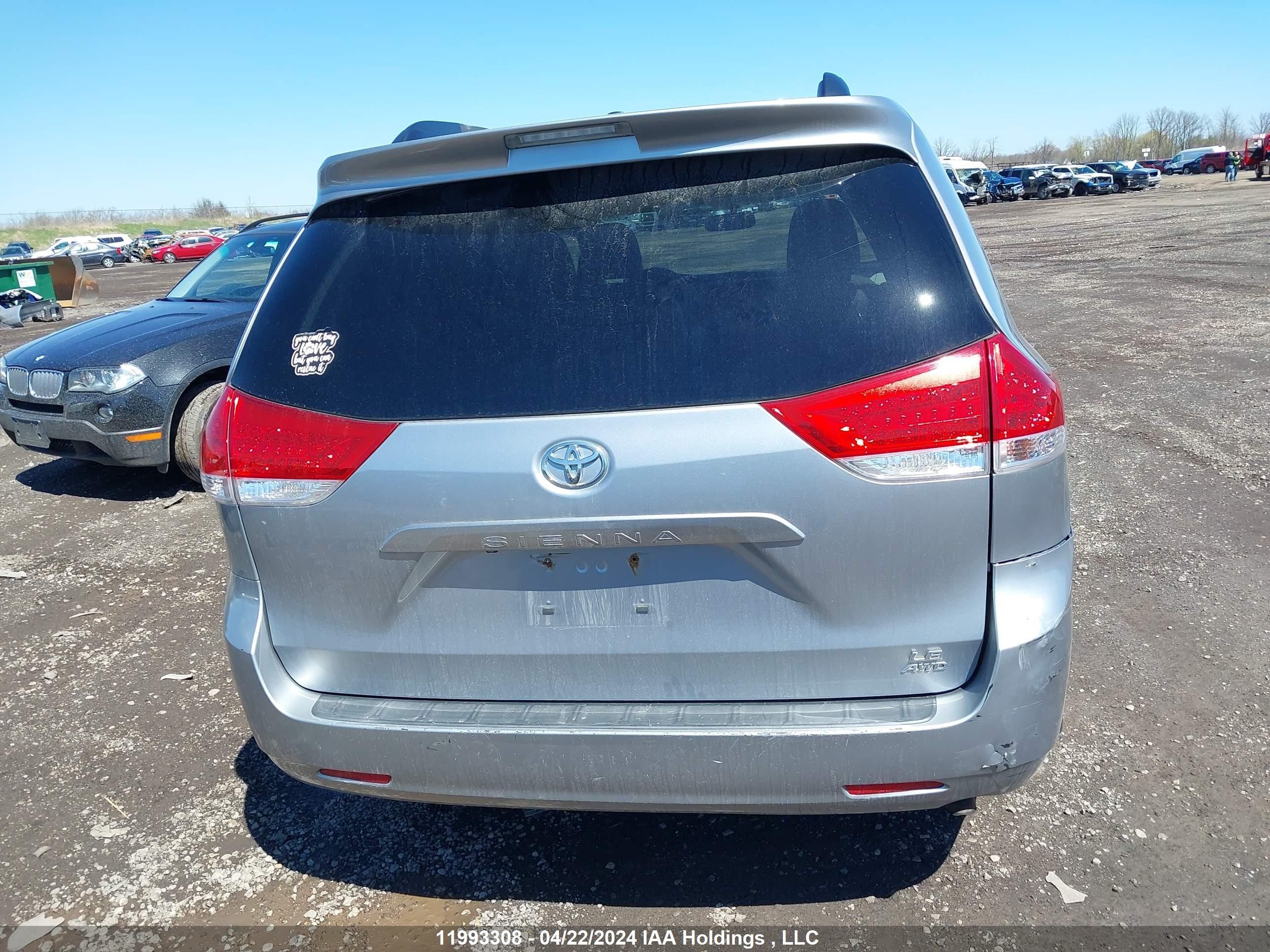 Photo 15 VIN: 5TDJK3DC7BS023084 - TOYOTA SIENNA 