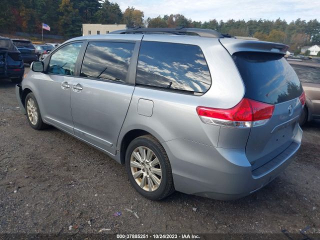 Photo 2 VIN: 5TDJK3DC7BS027622 - TOYOTA SIENNA 