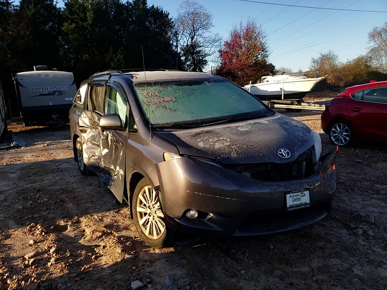 Photo 10 VIN: 5TDJK3DC7CS036144 - TOYOTA SIENNA LE 