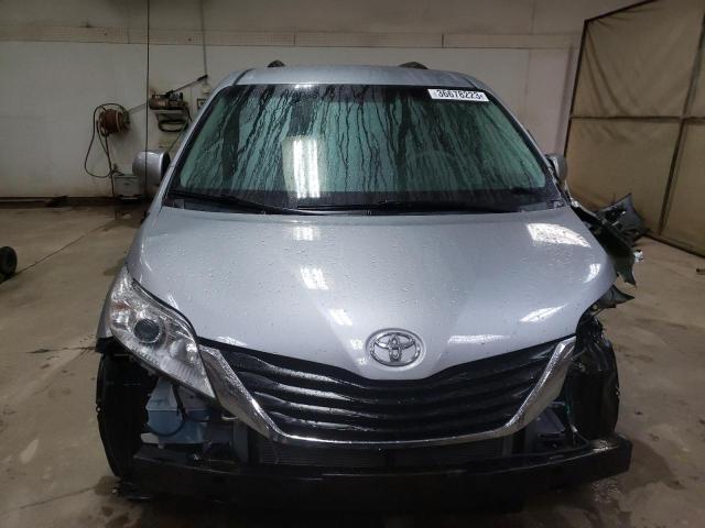 Photo 4 VIN: 5TDJK3DC7DS066844 - TOYOTA SIENNA LE 