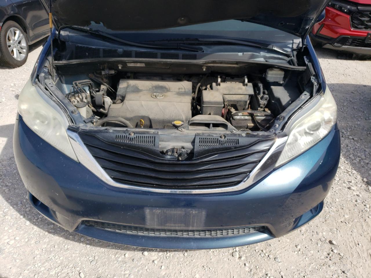 Photo 11 VIN: 5TDJK3DC8CS032698 - TOYOTA SIENNA 