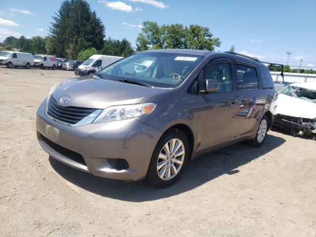 Photo 1 VIN: 5TDJK3DCXBS003251 - TOYOTA SIENNA LE 