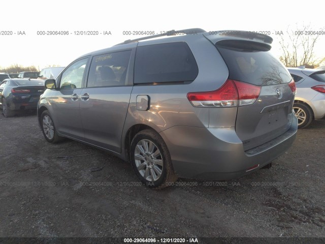 Photo 2 VIN: 5TDJK3DCXBS027680 - TOYOTA SIENNA 