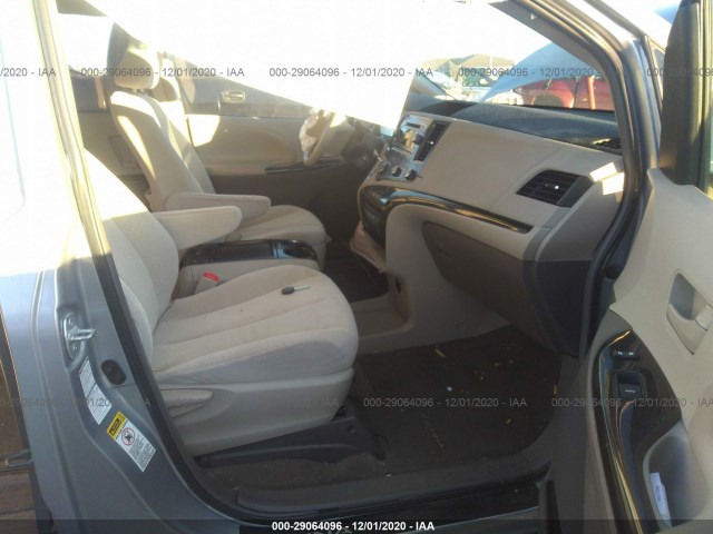 Photo 4 VIN: 5TDJK3DCXBS027680 - TOYOTA SIENNA 