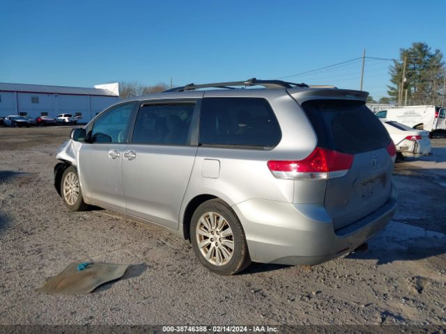 Photo 2 VIN: 5TDJK3DCXCS030970 - TOYOTA SIENNA 