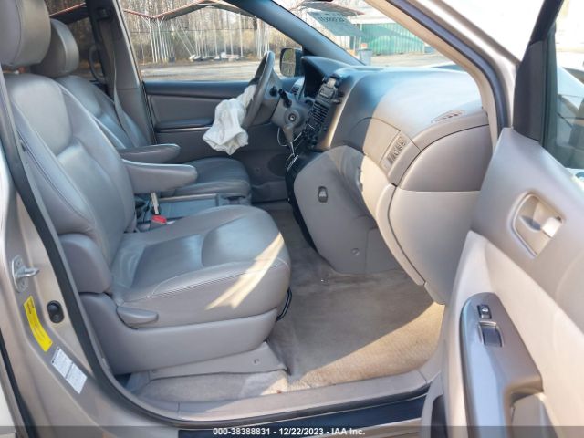 Photo 4 VIN: 5TDJK4CC0AS029606 - TOYOTA SIENNA 