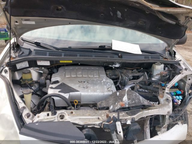 Photo 9 VIN: 5TDJK4CC0AS029606 - TOYOTA SIENNA 