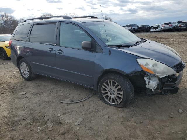 Photo 3 VIN: 5TDJK4CC1AS033874 - TOYOTA SIENNA LE 